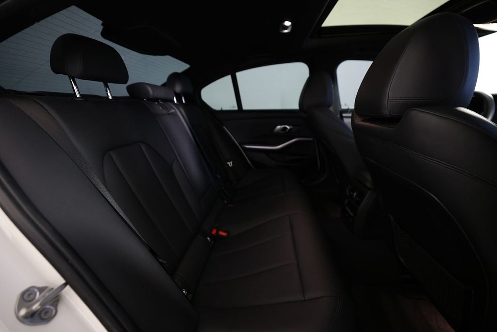 2020 BMW 3 Series 330i - Photo 11