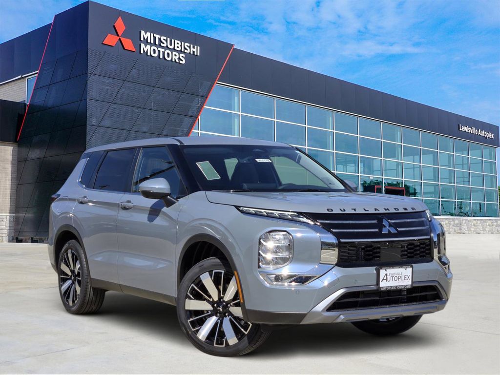 2026 Mitsubishi Outlander SE FWD's photo