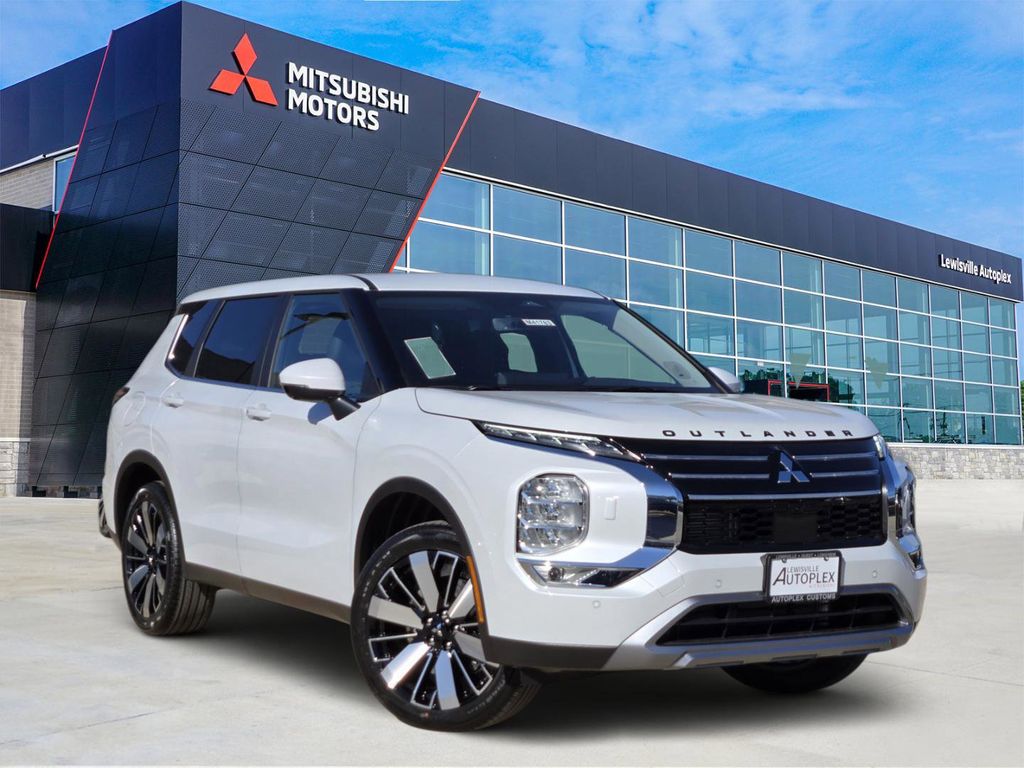 2026 Mitsubishi Outlander SE FWD's photo