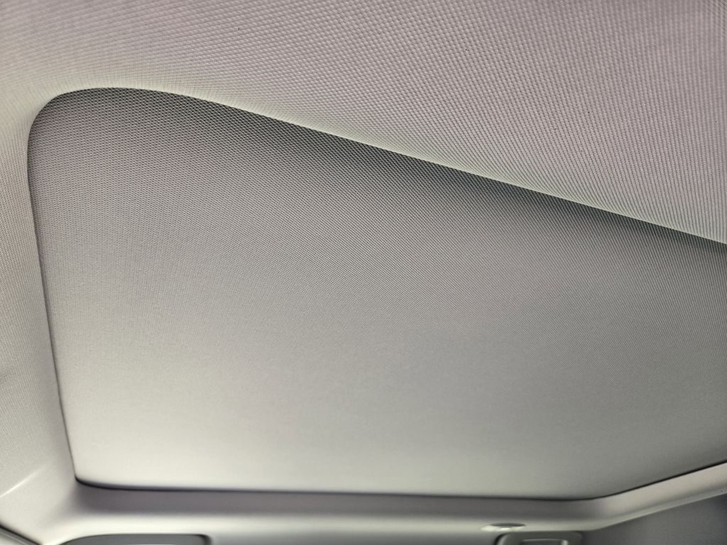 2025 Mitsubishi Outlander Plug-in Hybrid SE - Photo 18