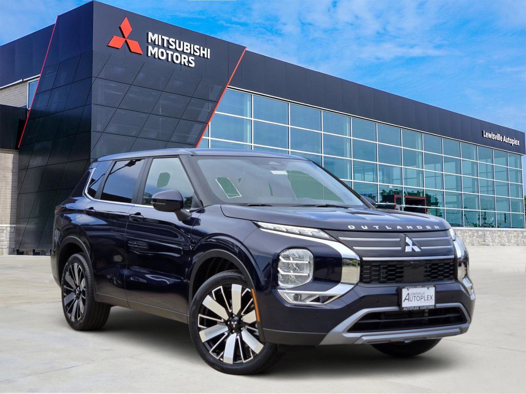2026 Mitsubishi Outlander SE FWD's photo