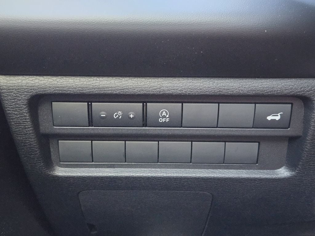 2026 Mitsubishi Outlander SEL - Photo 17