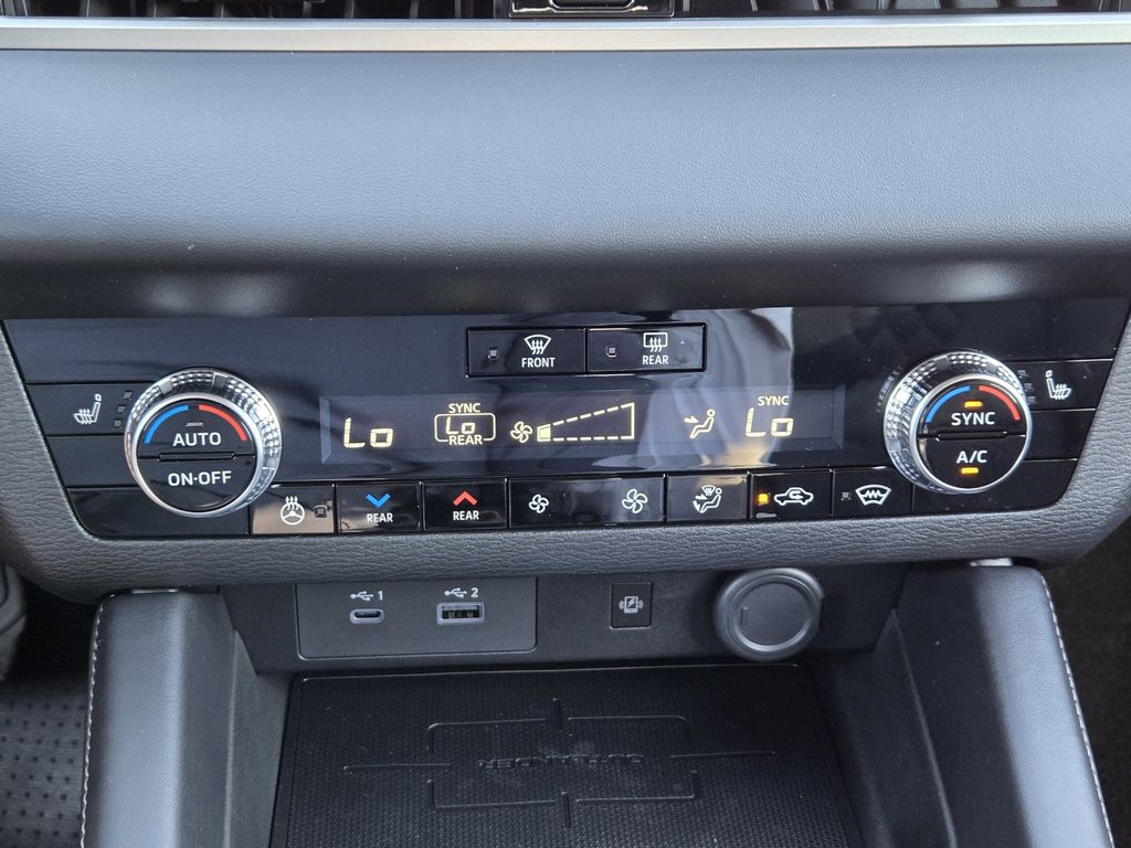 2026 Mitsubishi Outlander SEL - Photo 15