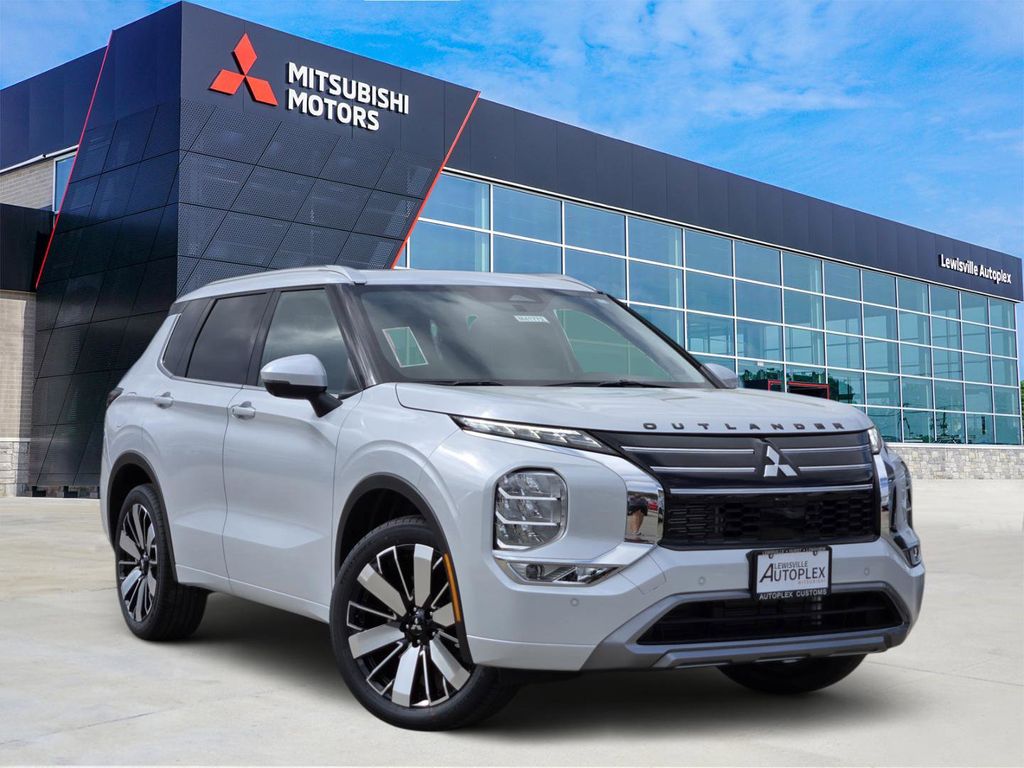 2026 Mitsubishi Outlander SEL FWD's photo