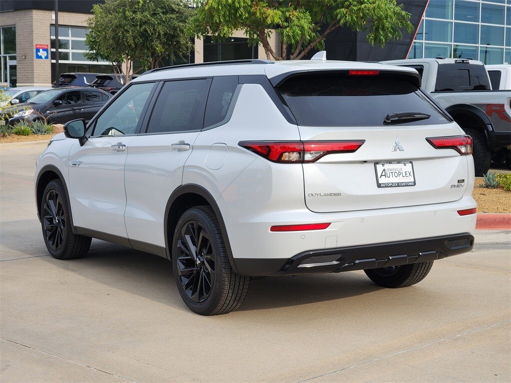 2025 Mitsubishi Outlander PHEV SEL Black Edition photo 2