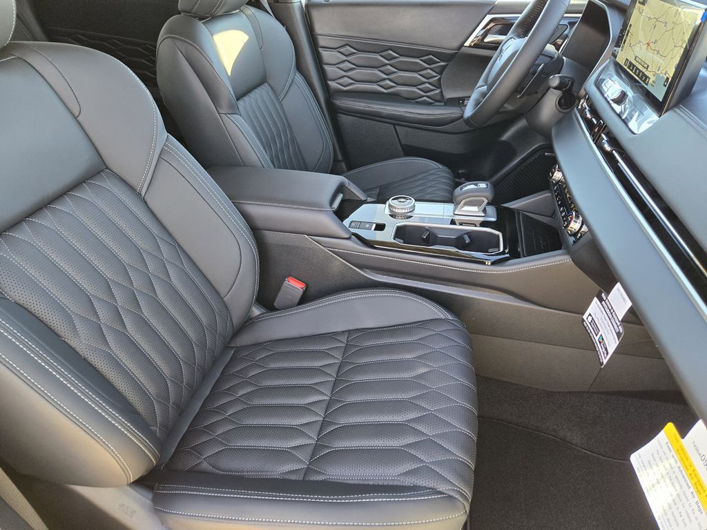 2026 Mitsubishi Outlander SEL - Photo 11