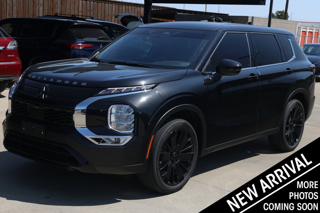Used 2026 Mitsubishi Outlander LE SUV