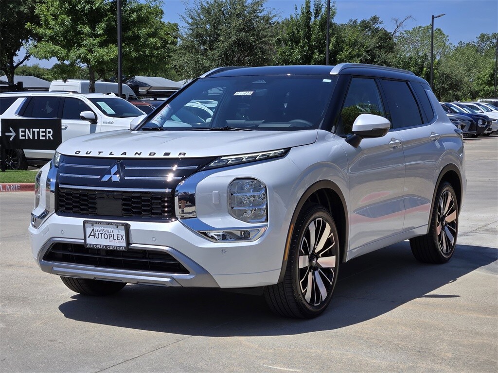 2025 Mitsubishi Outlander SEL photo 2