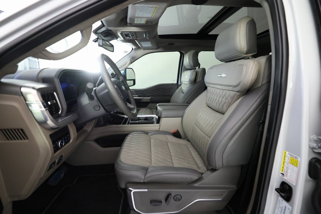 2025 Ford F-350 Super Duty Platinum - Photo 14