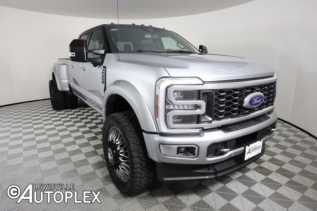 2024 Ford F-450 Platinum photo 3