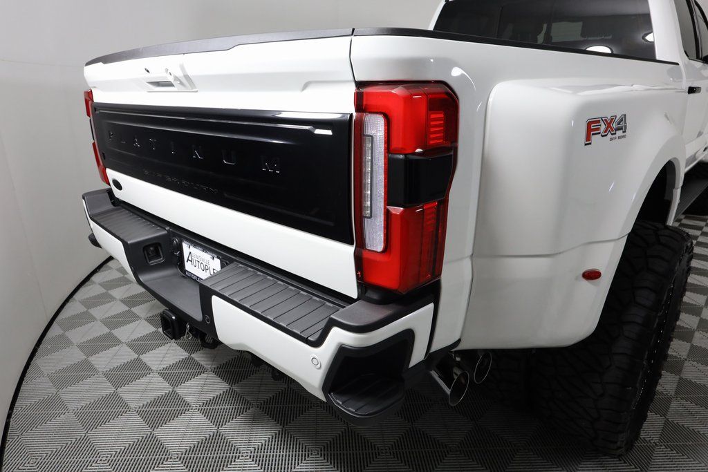 2025 Ford F-450 Super Duty Platinum - Photo 57