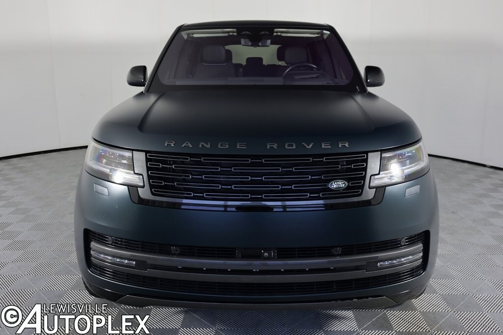 2023 Land Rover Range Rover SE photo 2