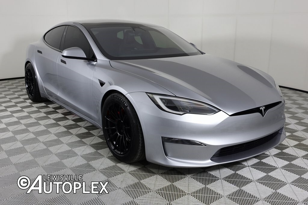 2025 Tesla Model S Plaid photo 3
