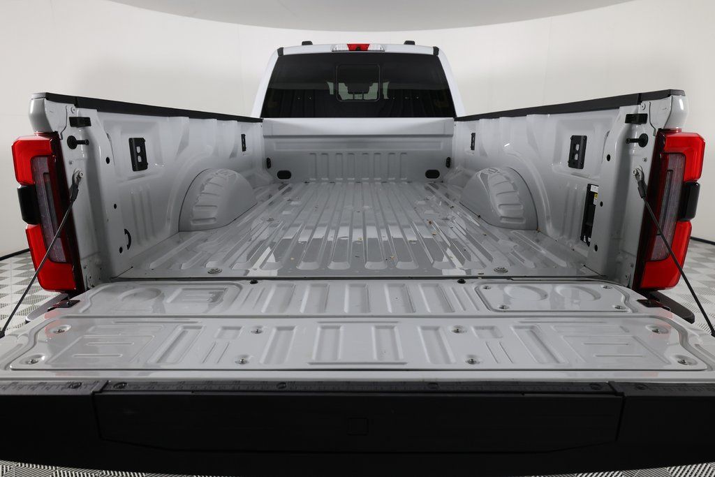 2025 Ford F-350 Super Duty Platinum - Photo 7