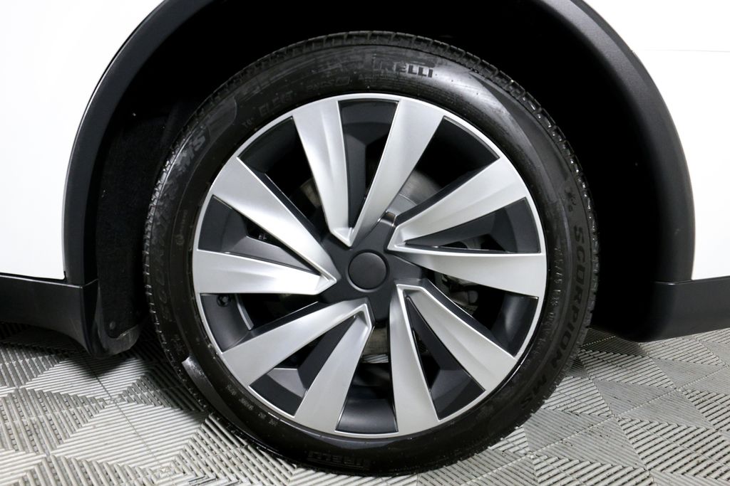 2026 Tesla Model Y Long Range - Photo 36
