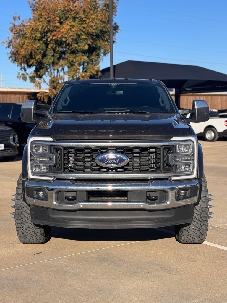 2025 Ford F-450 Super Duty Lariat's photo