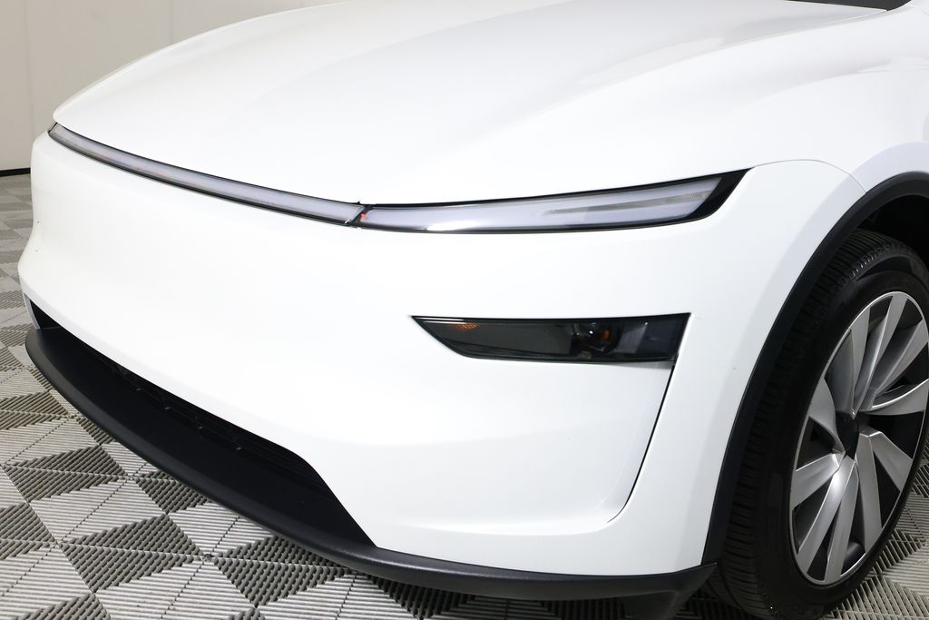 2026 Tesla Model Y Long Range - Photo 32