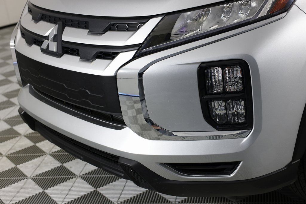 2025 Mitsubishi Outlander Sport ES - Photo 31