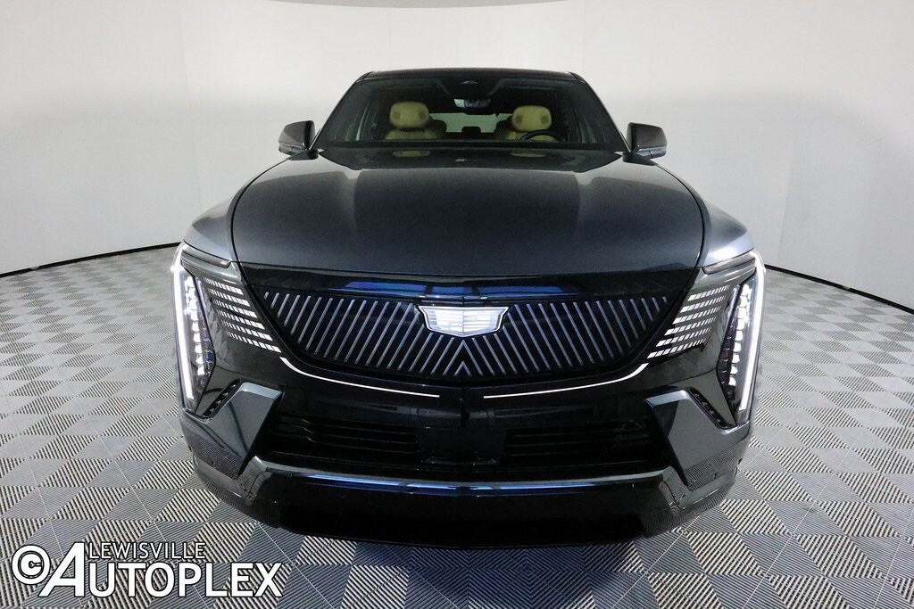 2025 Cadillac Escalade IQ Sport photo 2