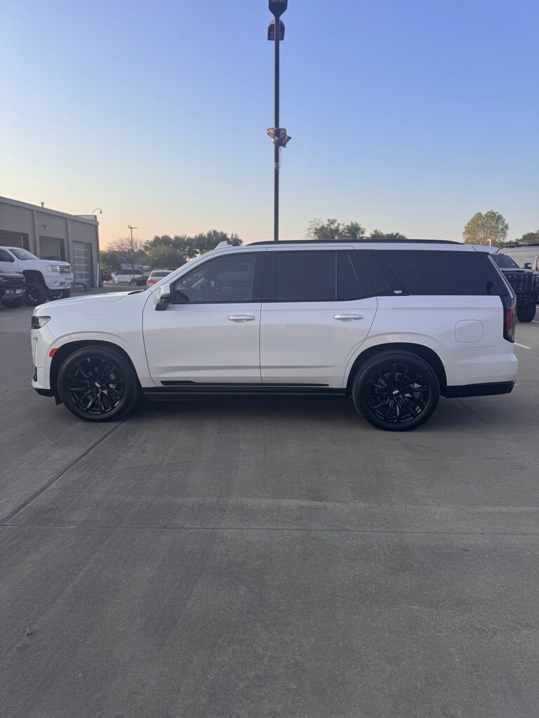 2021 Cadillac Escalade Sport Platinum photo 3