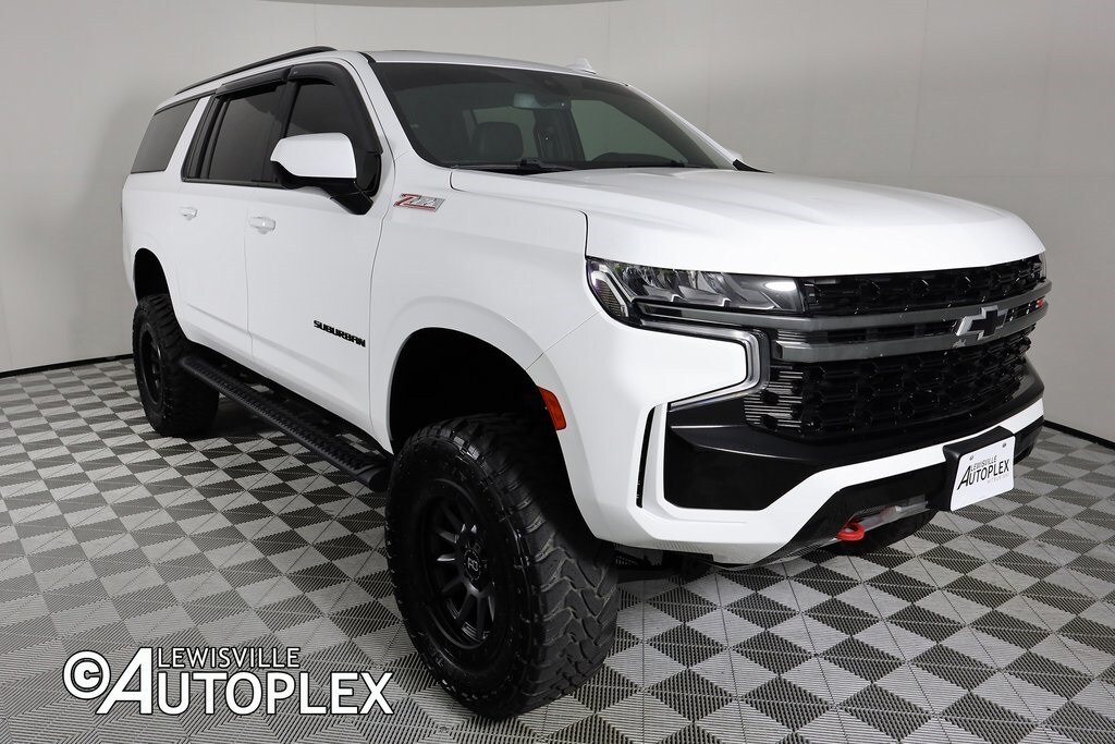 2021 Chevrolet Suburban Z71 photo 3