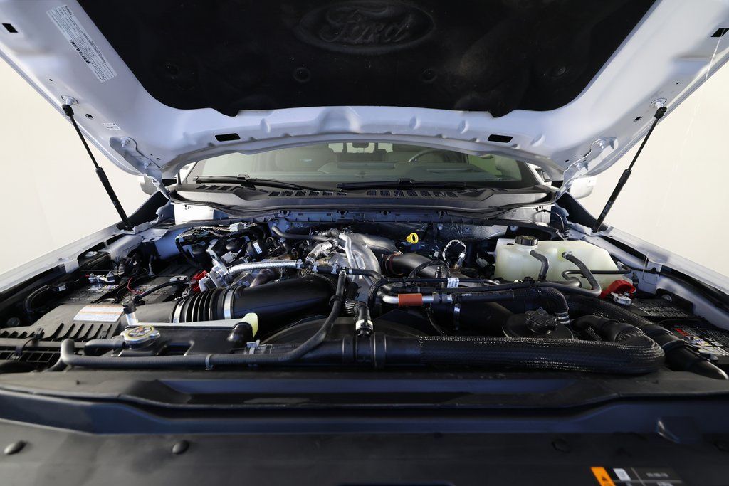 2025 Ford F-350 Super Duty Platinum - Photo 38