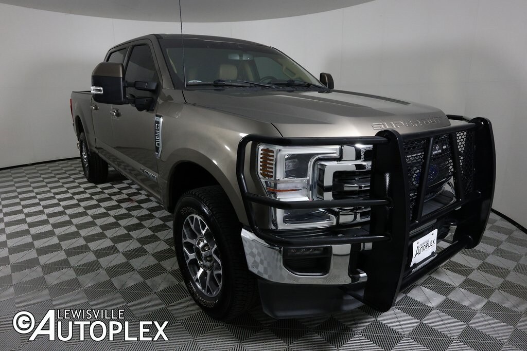 2022 Ford F-350 Lariat photo 3