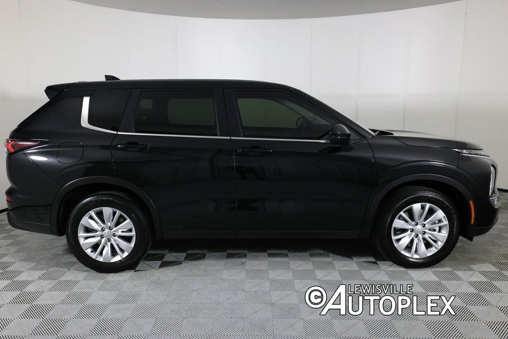 Used 2026 Mitsubishi Outlander ES SUV