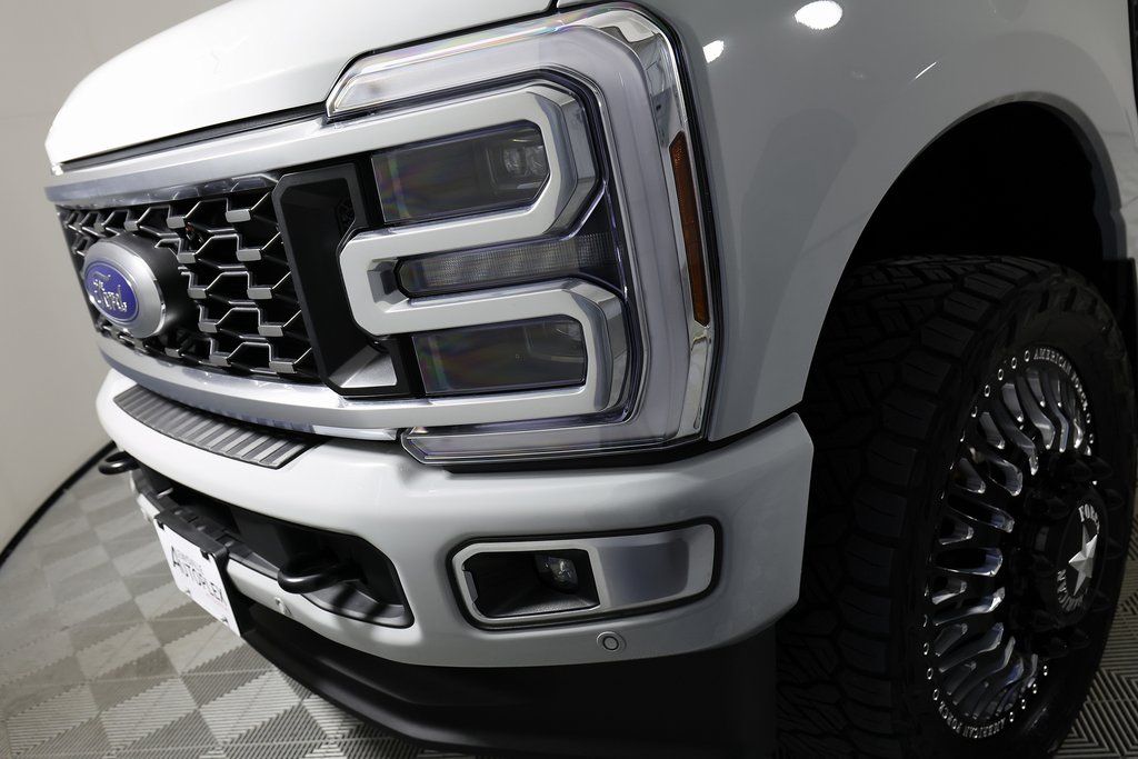 2025 Ford F-350 Super Duty Platinum - Photo 39