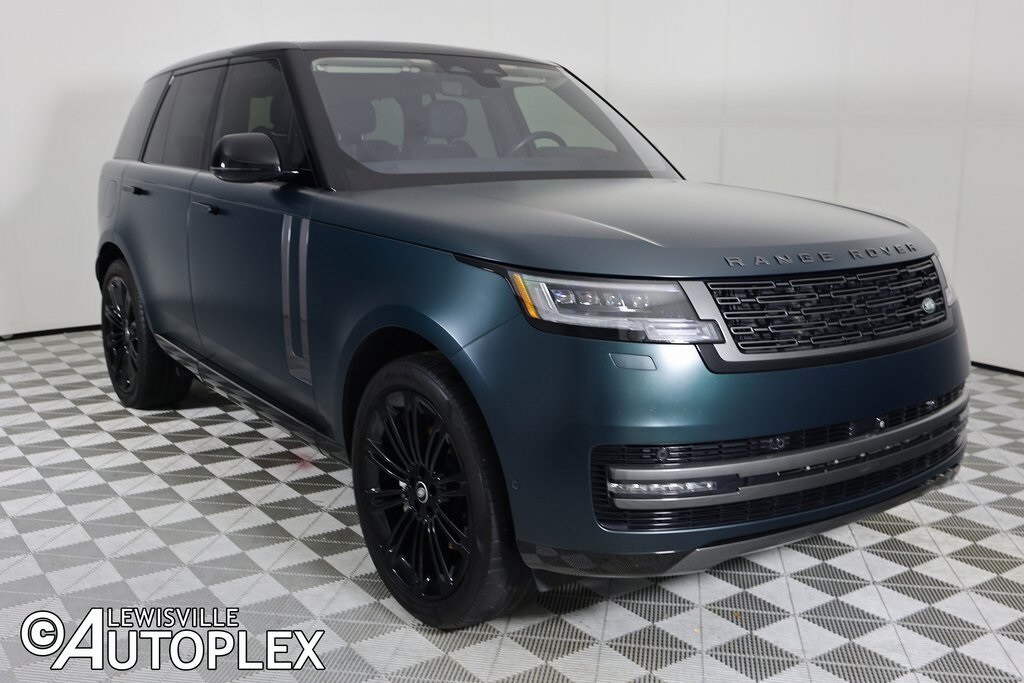 2023 Land Rover Range Rover SE photo 3
