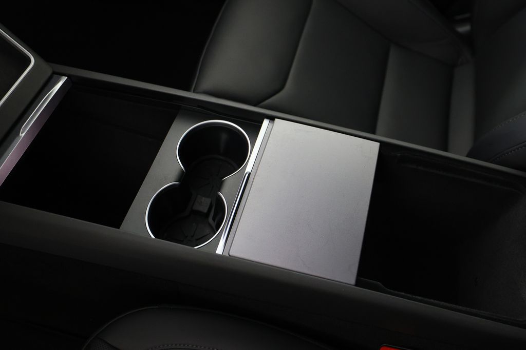 2026 Tesla Model Y Long Range - Photo 31