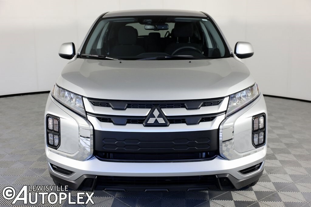 2025 Mitsubishi Outlander Sport ES photo 2