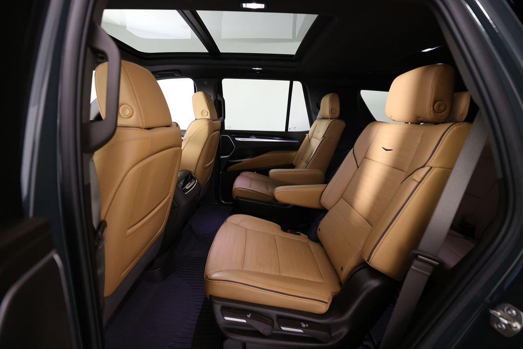 2026 Cadillac Escalade Luxury - Photo 15
