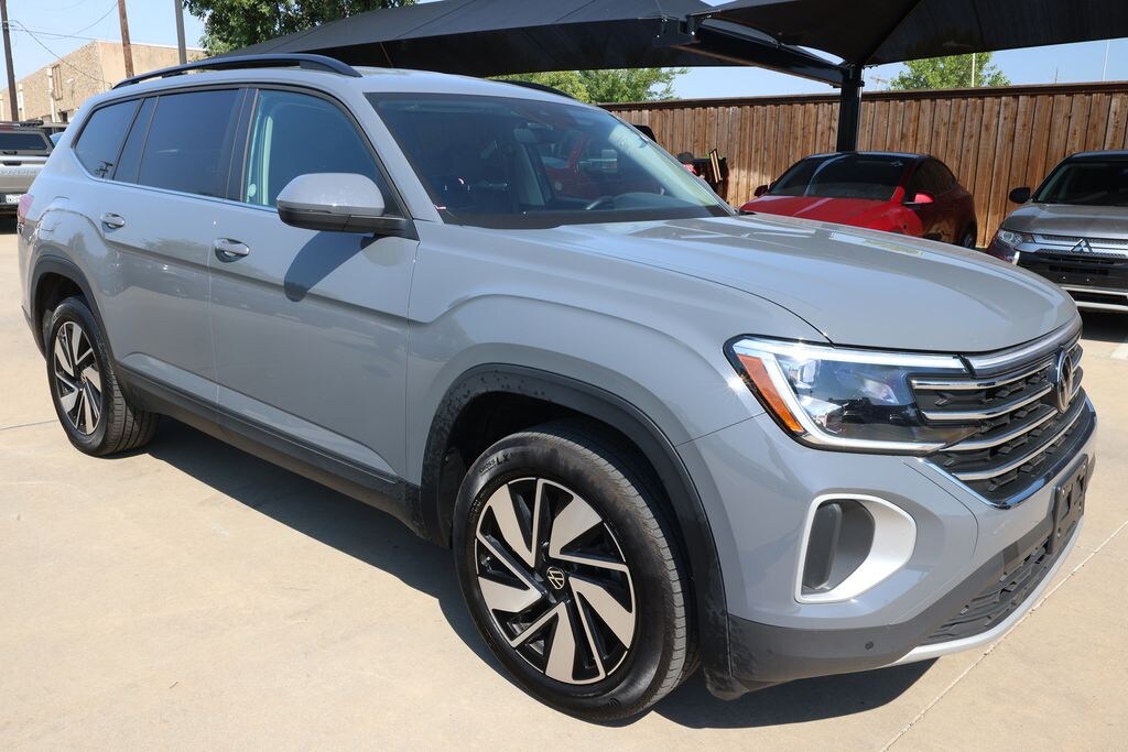 Used 2025 Volkswagen Atlas 2.0T SE w/Technology SUV
