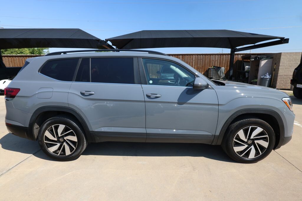 Used 2025 Volkswagen Atlas 2.0T SE w/Technology SUV
