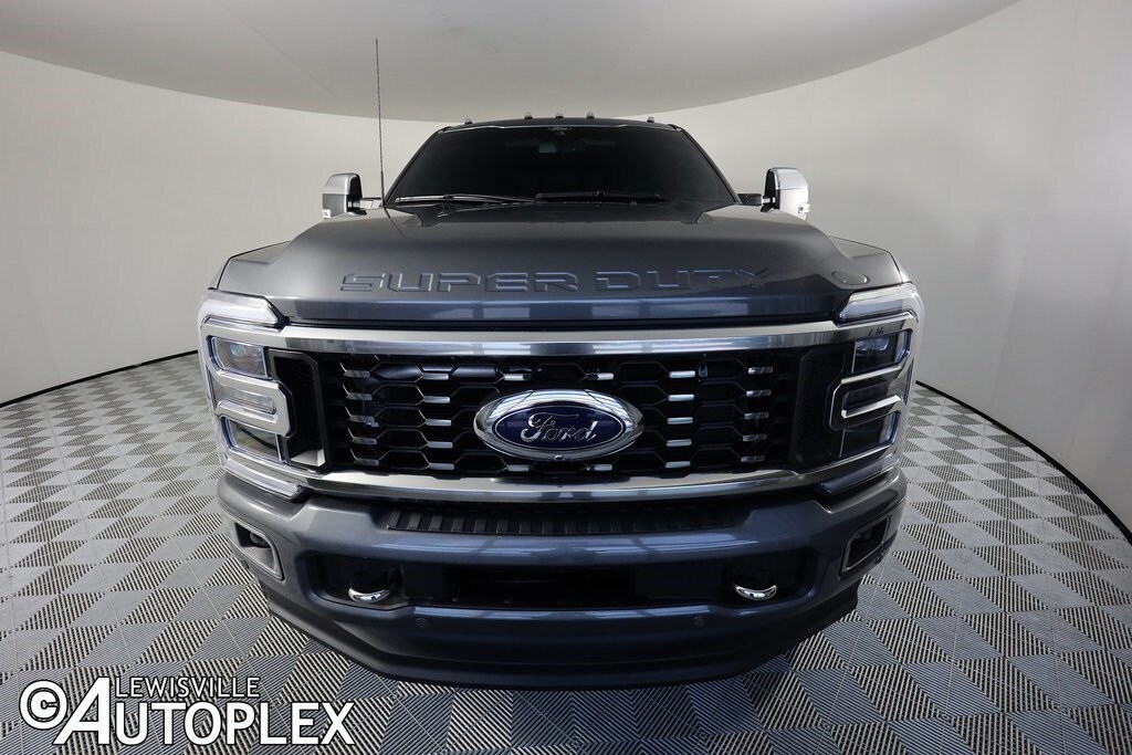 2024 Ford F-350 Platinum photo 2