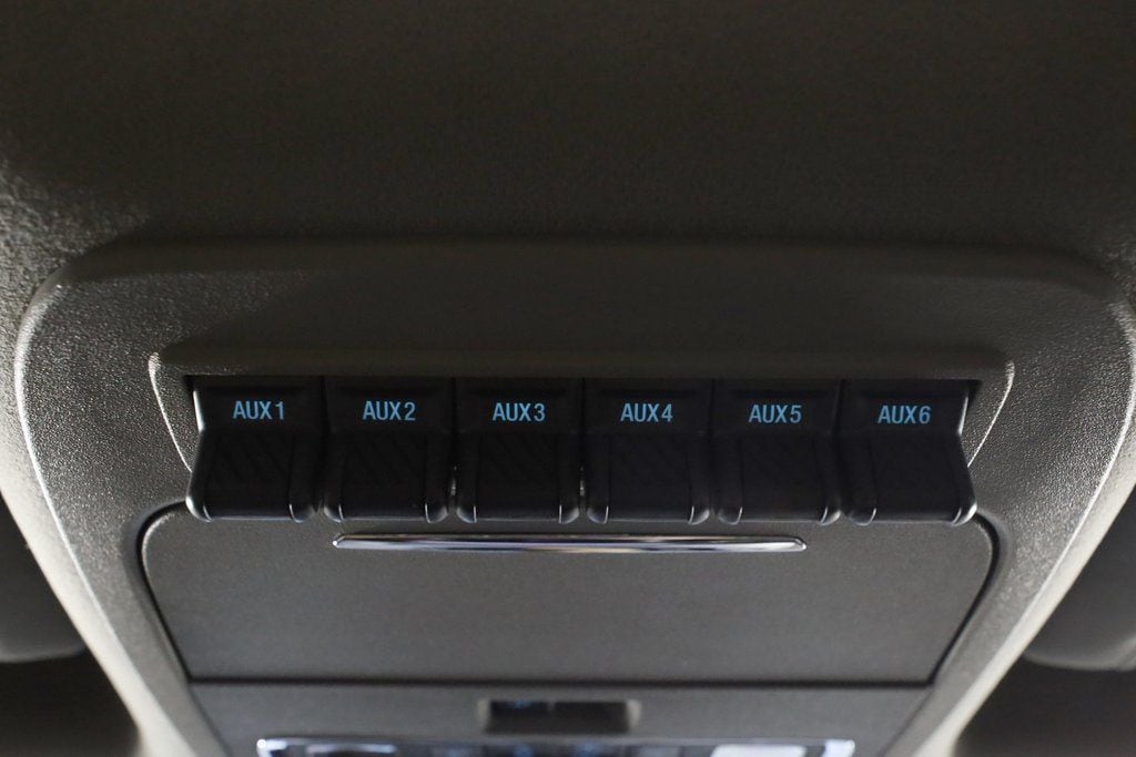 2025 Ford F-450 Super Duty Platinum - Photo 45