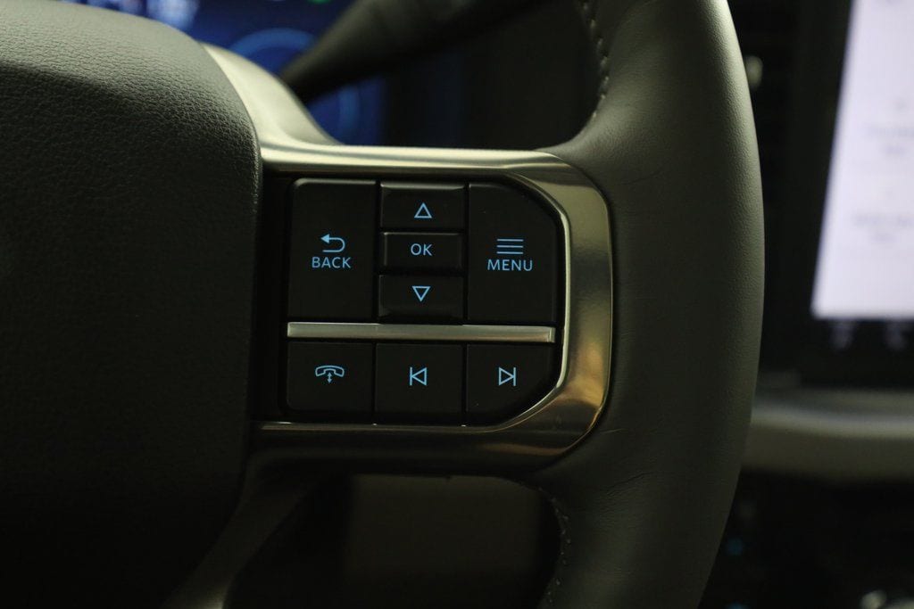 2025 Ford F-450 Super Duty Platinum - Photo 21