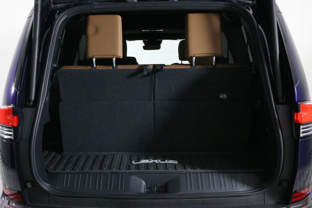 2024 Lexus GX Premium+ - Photo 13