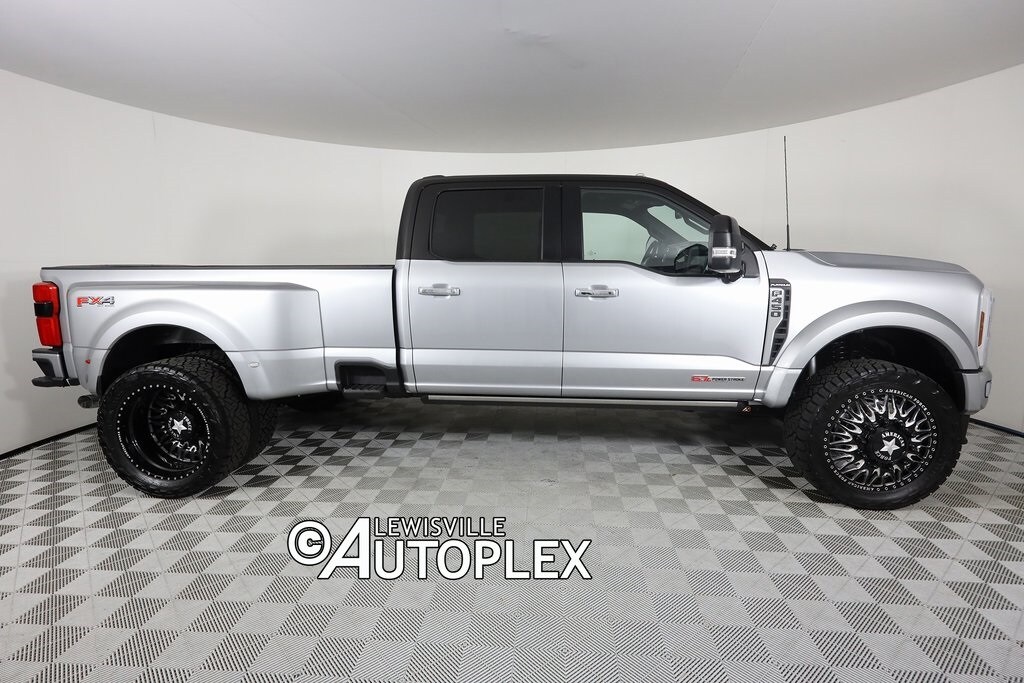 2024 Ford F-450 Platinum photo 4