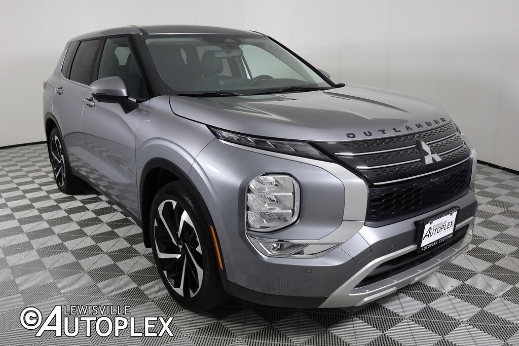 2024 Mitsubishi Outlander SE photo 3