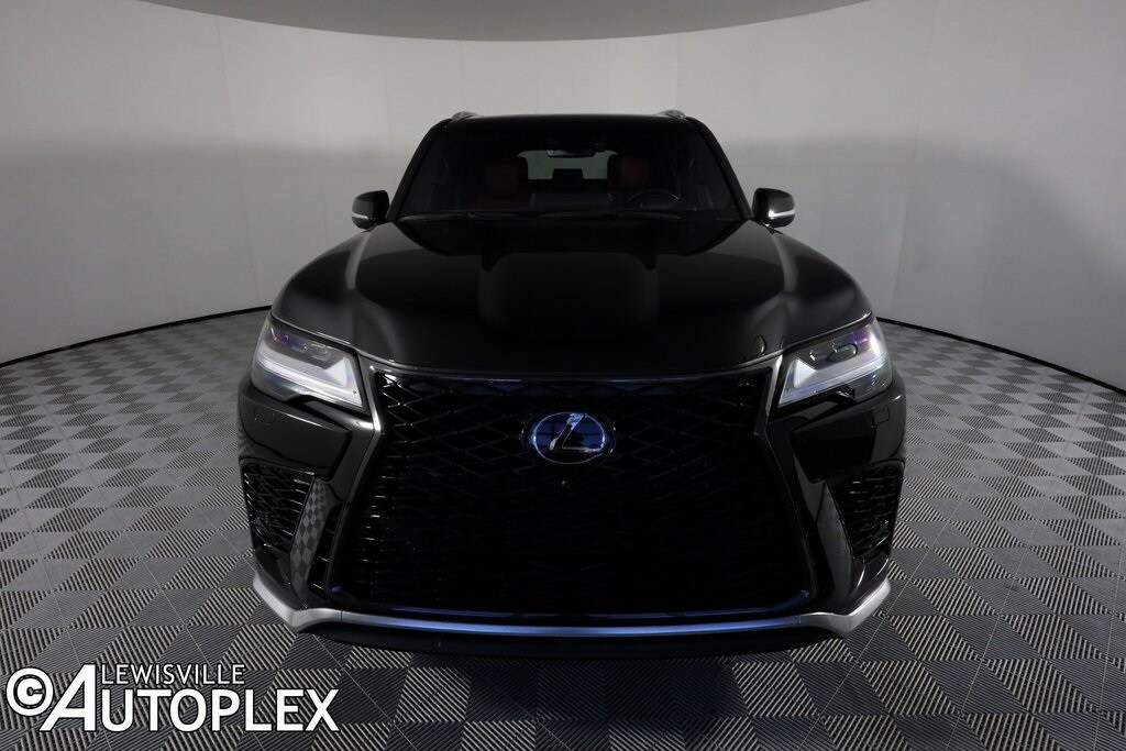 2023 Lexus LX 600 F SPORT photo 2