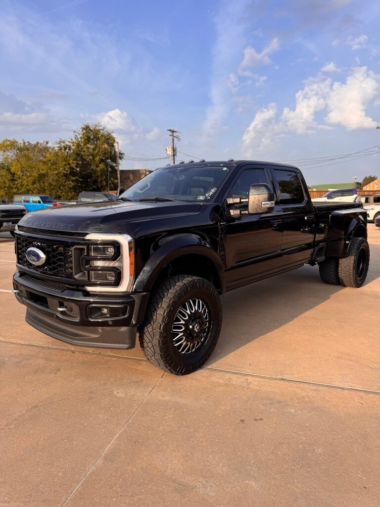 2023 Ford F-450 Limited photo 2