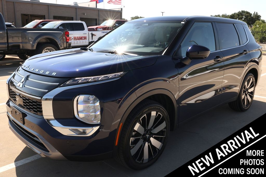 Used 2025 Mitsubishi Outlander SE SUV