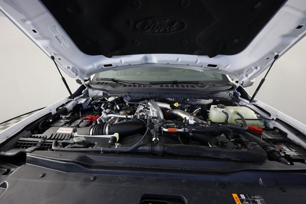 2025 Ford F-450 Super Duty Platinum - Photo 49