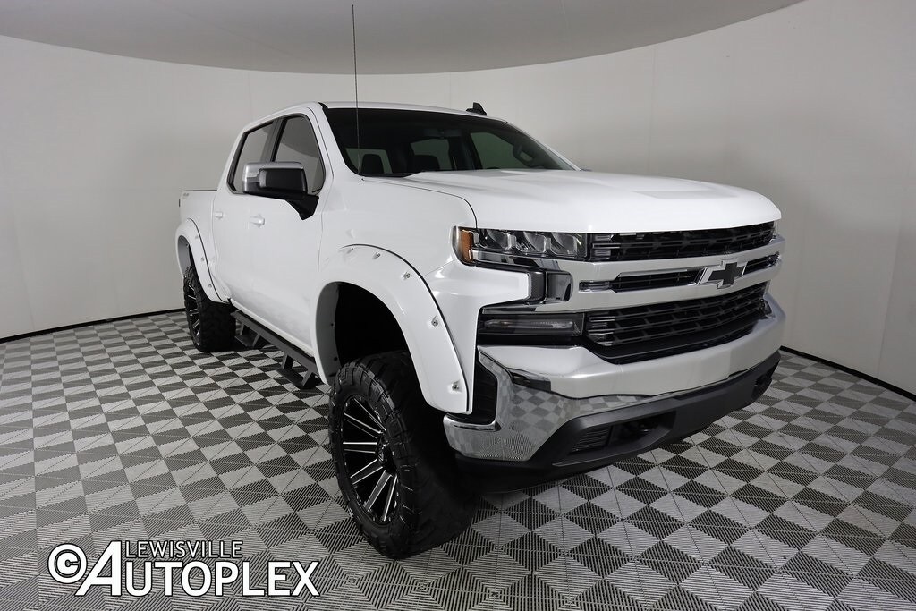2020 Chevrolet Silverado 1500 LT photo 3