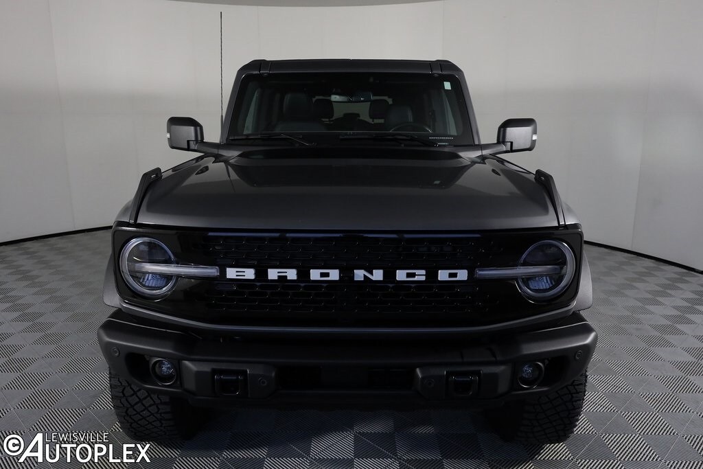 2023 Ford Bronco Wildtrak photo 2