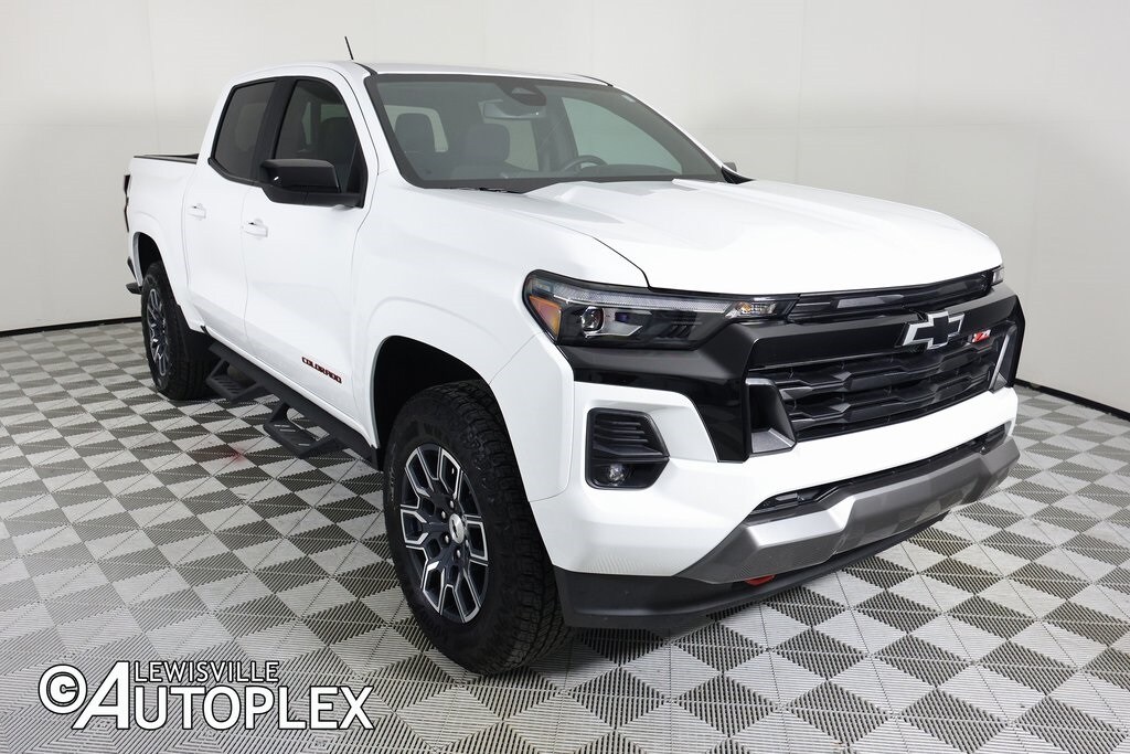 2024 Chevrolet Colorado Z71 photo 3