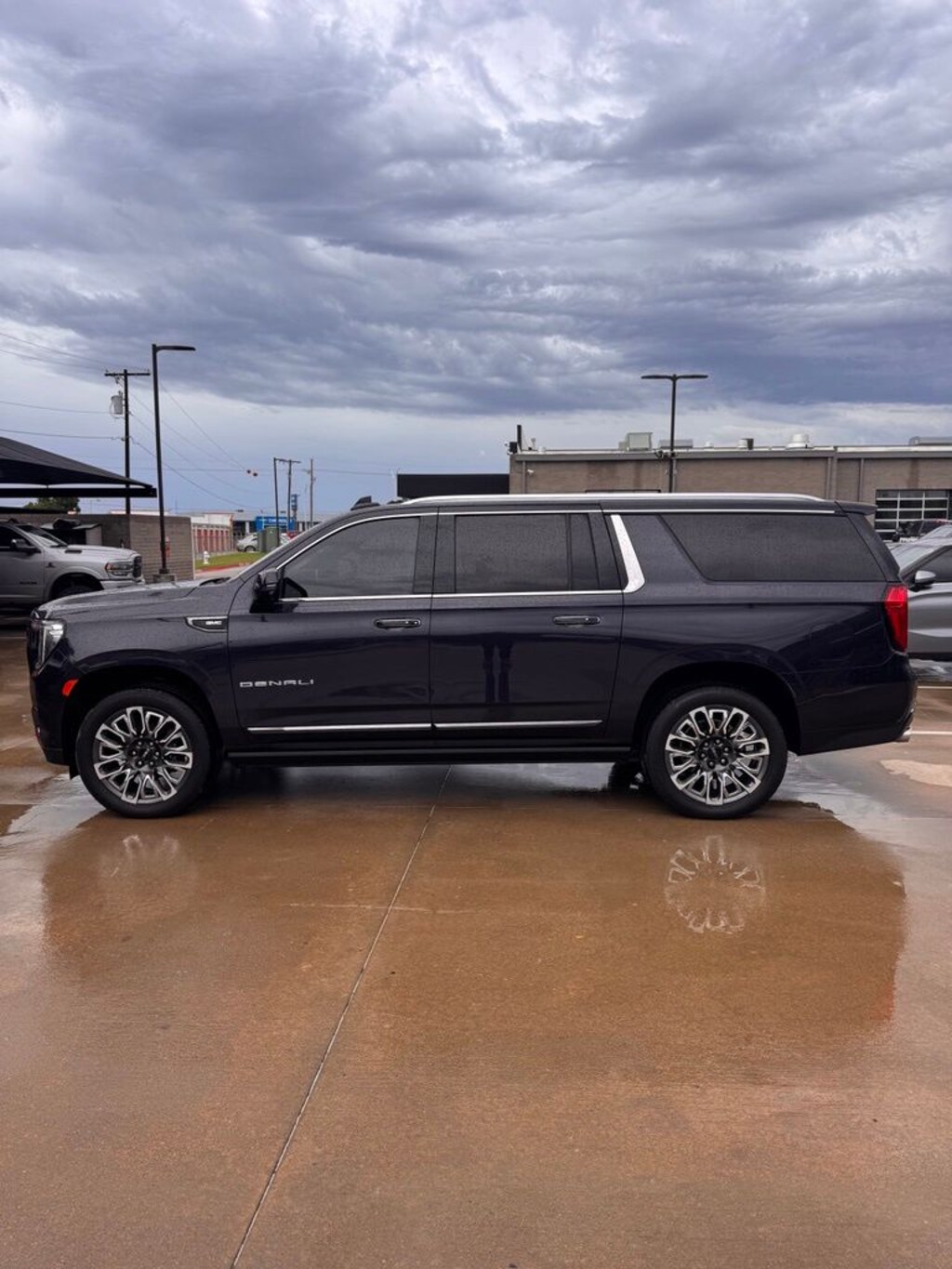 Used 2023 GMC Yukon XL Denali Ultimate SUV