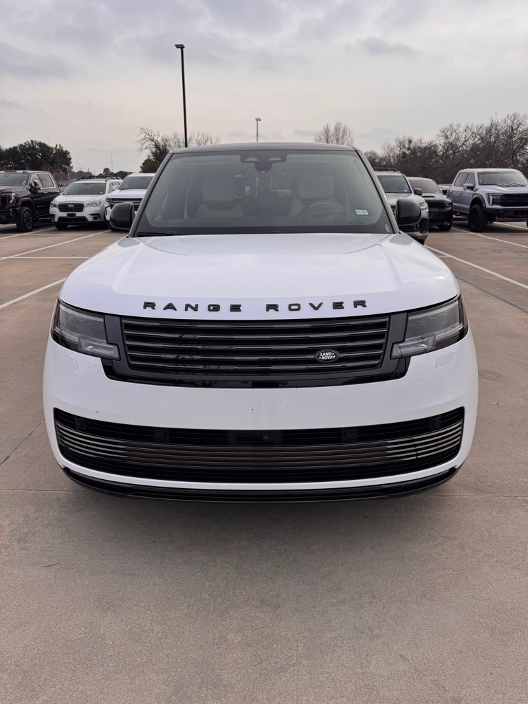 2025 Land Rover Range Rover SV